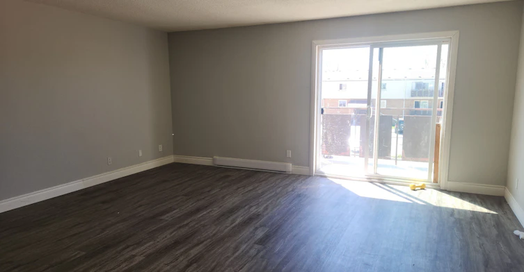 8800 Willoughby Drive, Niagara Falls, ON, L2G 6X8 - 2