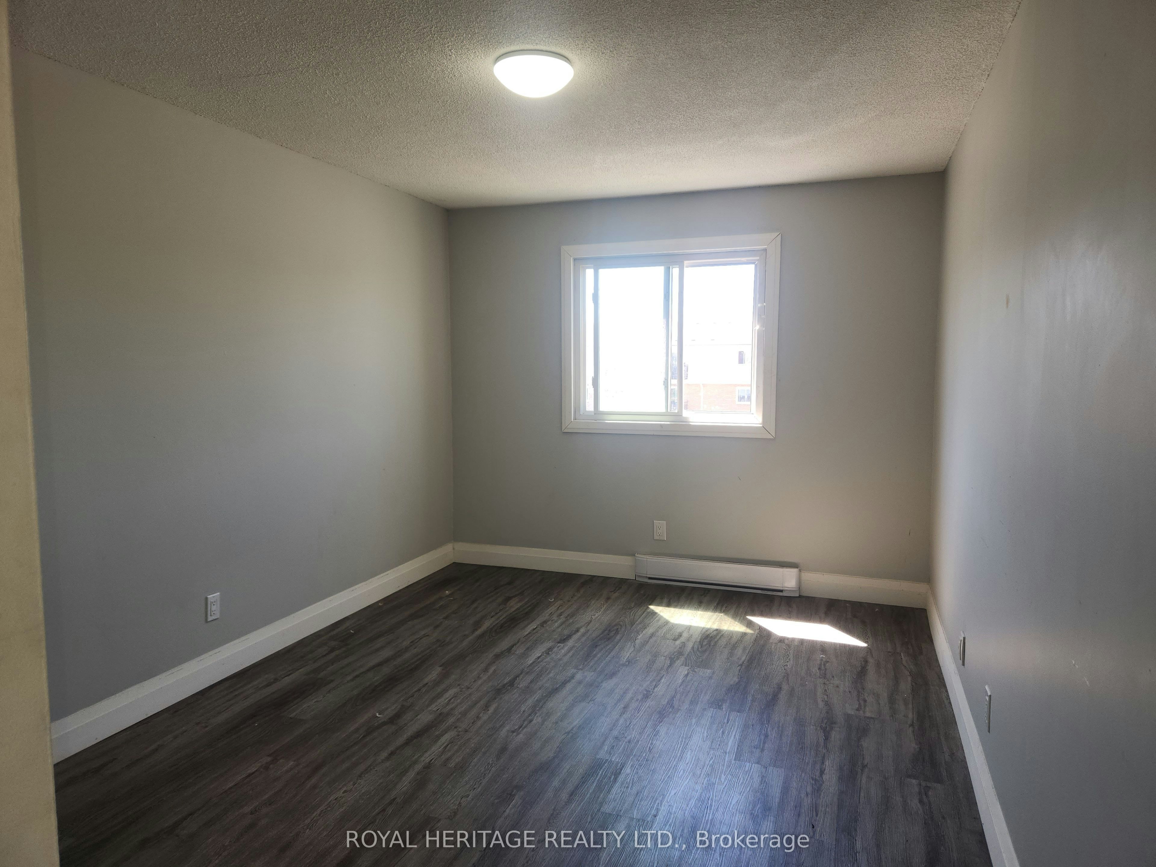 8800 Willoughby Drive, Niagara Falls, ON, L2G 6X8 - 4
