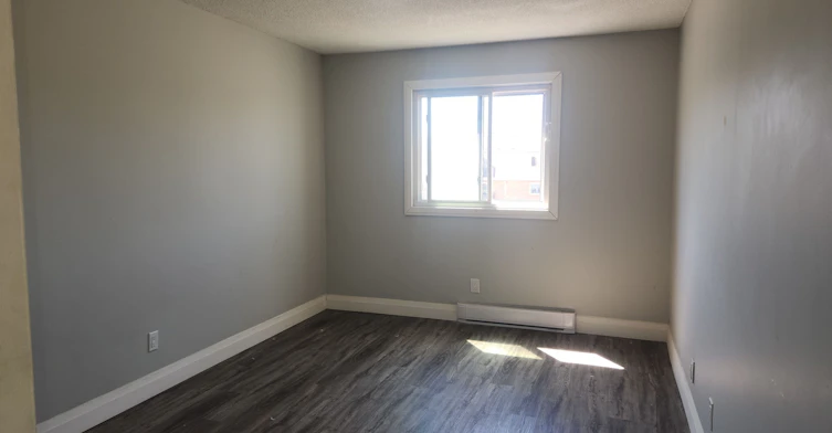 8800 Willoughby Drive, Niagara Falls, ON, L2G 6X8 - 4