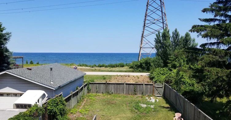 869 Beach Boulevard, Hamilton, ON, L8H 6Z5 - 2