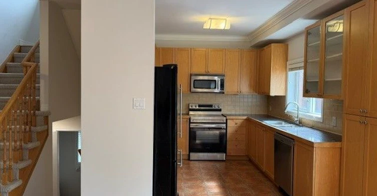 16 Panorama Way, Hamilton, ON, L8E 6C6 - 8