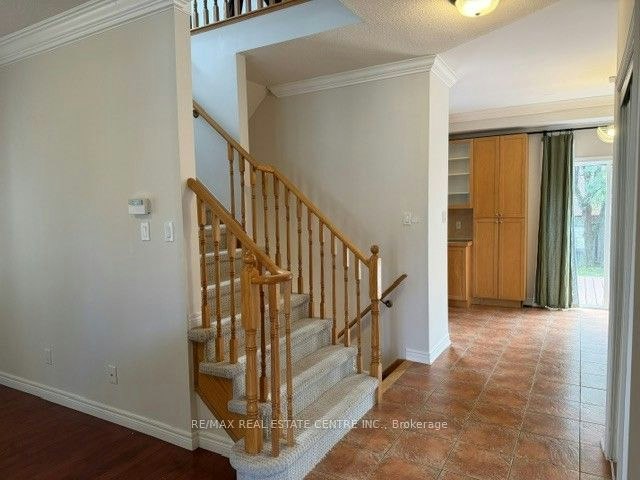16 Panorama Way, Hamilton, ON, L8E 6C6 - 3