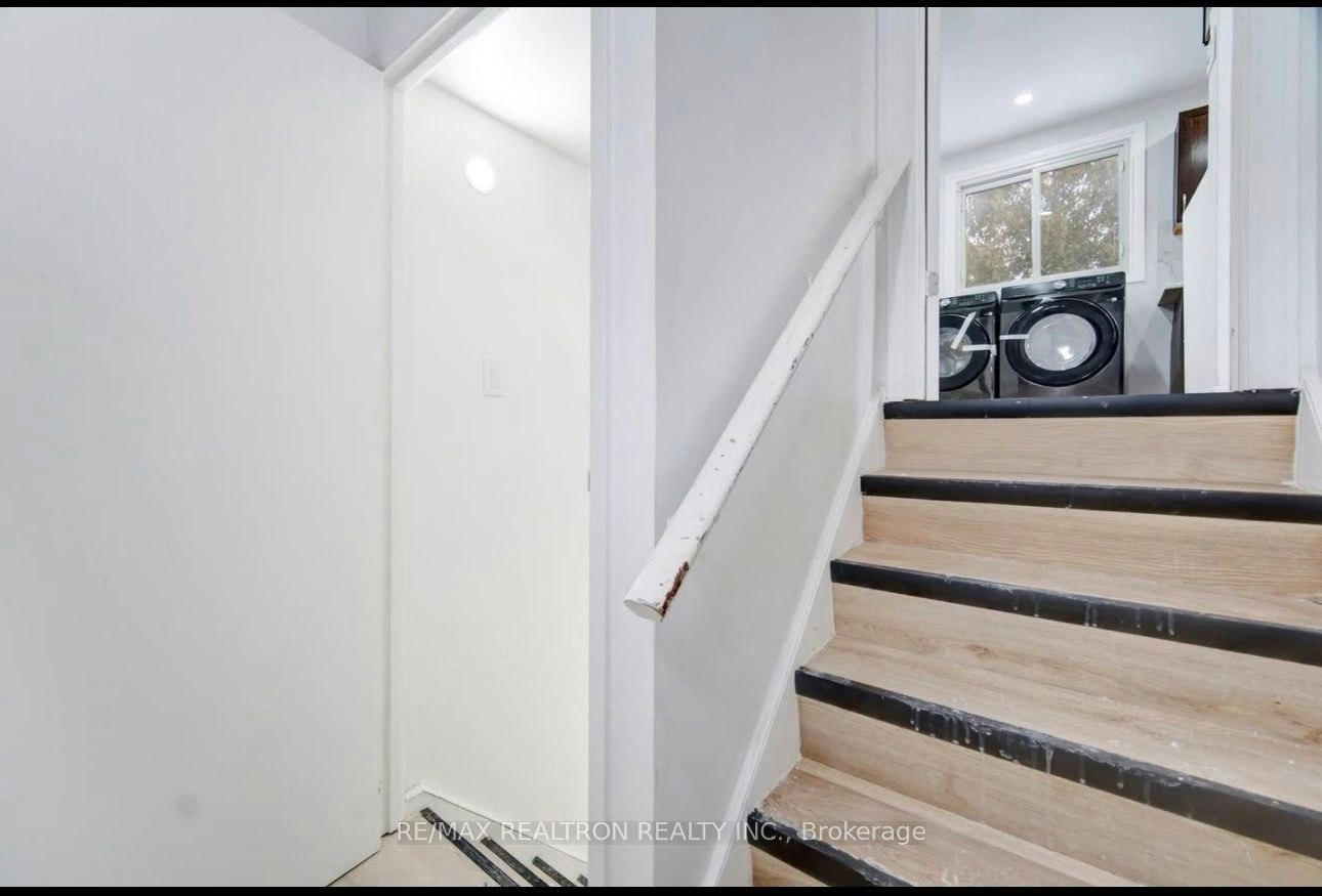 29 Court Lane, London, ON, N5W 5M6 3