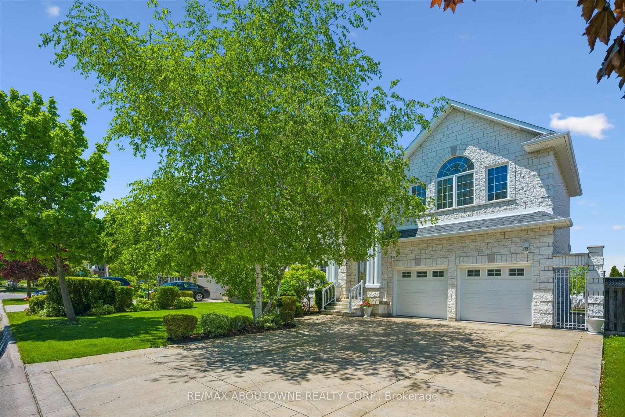 6 Fourseasons Drive, Hamilton, ON, L8E 5Y5
