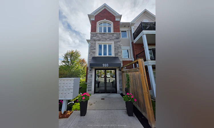 102-910 Wentworth Street