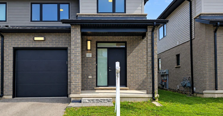 12-3635 Southbridge Avenue S, London, ON, N6L 0G8
