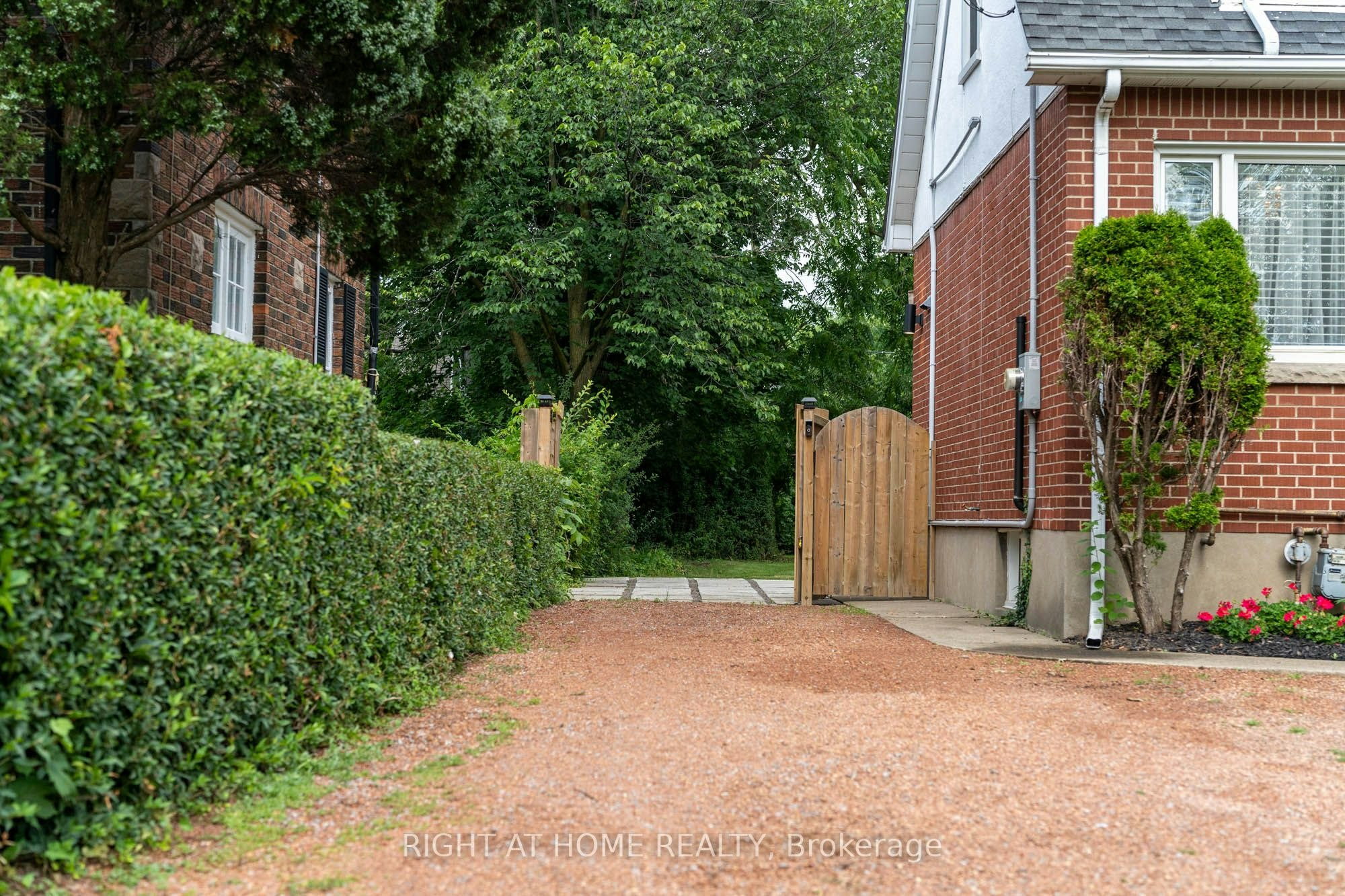 Lower-105 Glenridge Avenue, St. Catharines, ON, L2R 4X5 - 12