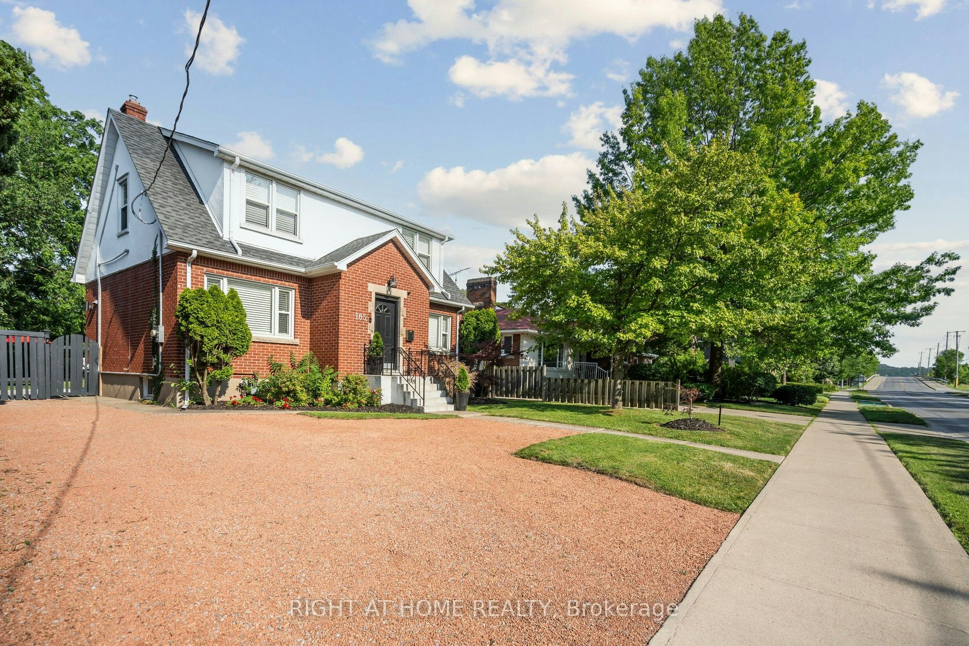 Lower-105 Glenridge Avenue, St. Catharines, ON, L2R 4X5