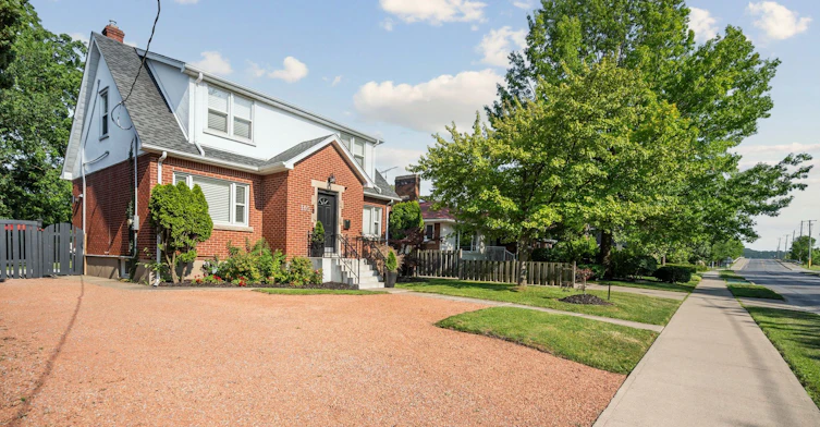 Lower-105 Glenridge Avenue, St. Catharines, ON, L2R 4X5