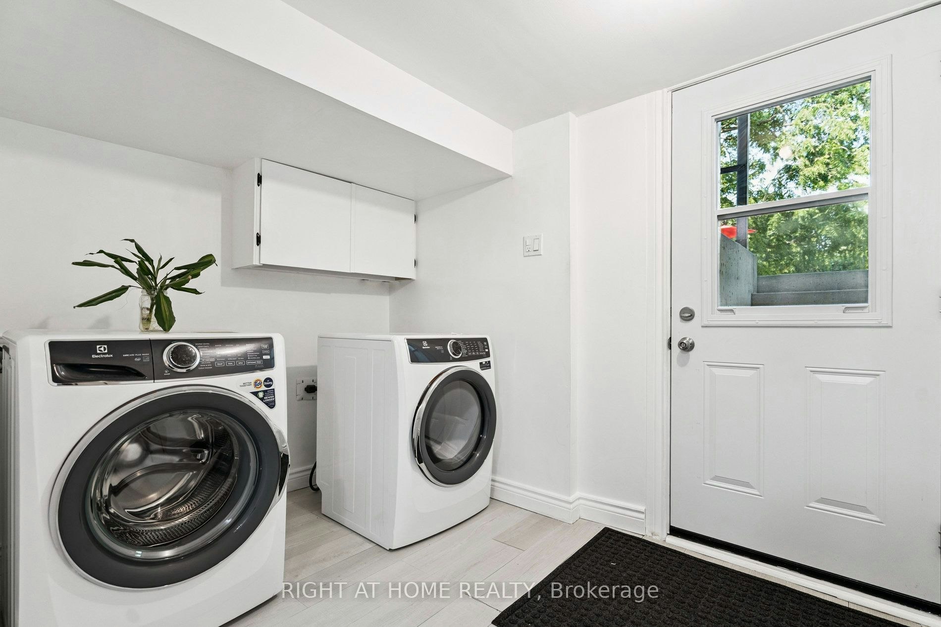 Lower-105 Glenridge Avenue, St. Catharines, ON, L2R 4X5 - 10
