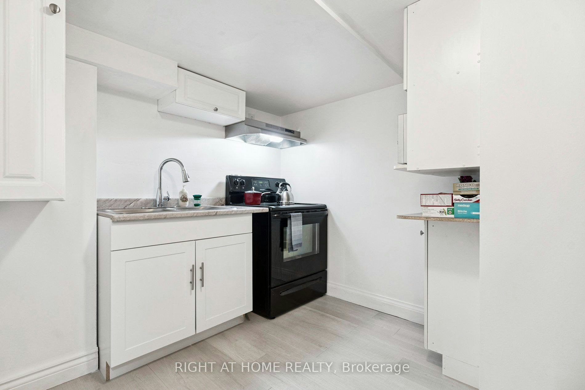 Lower-105 Glenridge Avenue, St. Catharines, ON, L2R 4X5 - 27