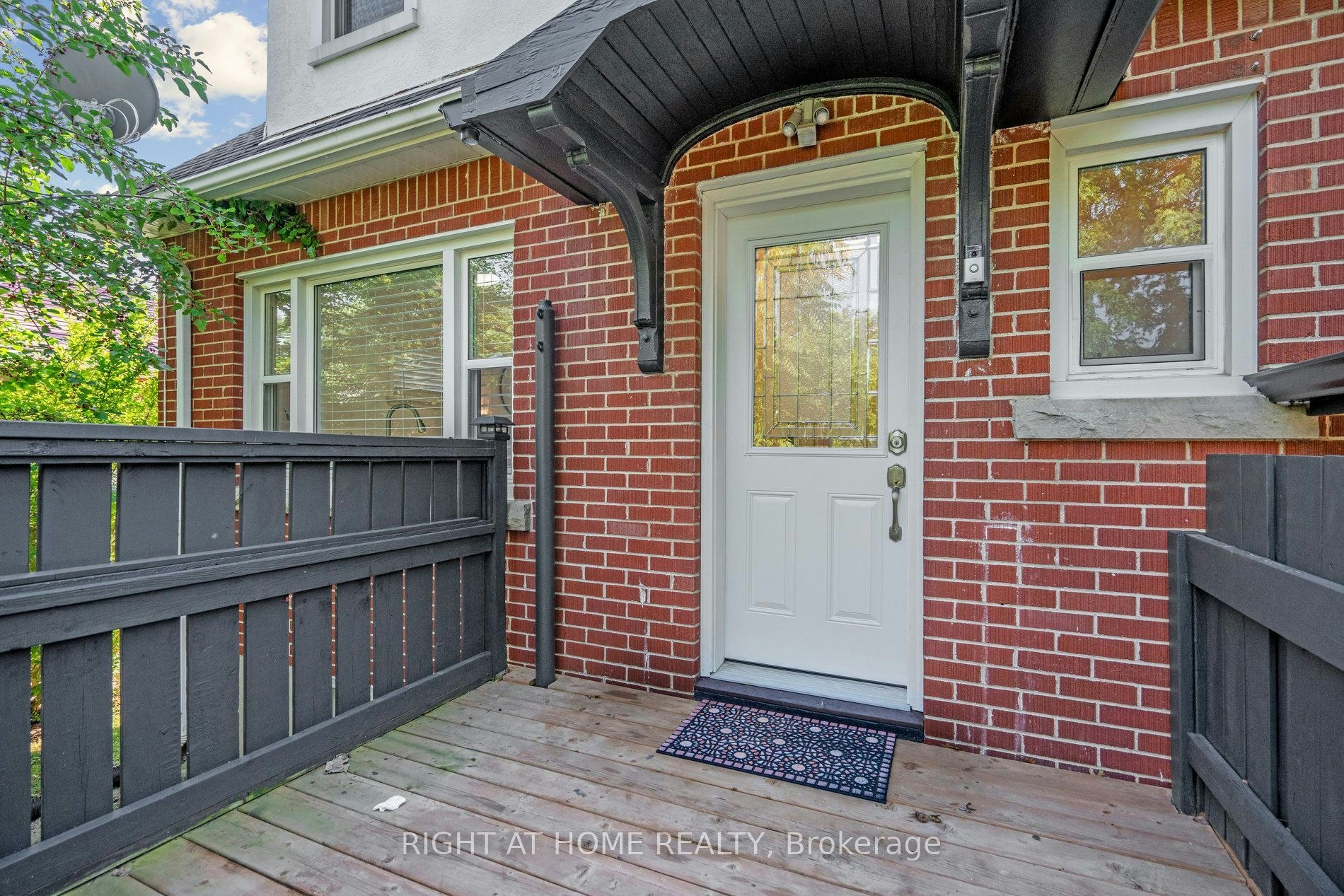 Bi-level Unit-105 Glenridge Avenue, St. Catharines, ON, L2R 4X5 - 12
