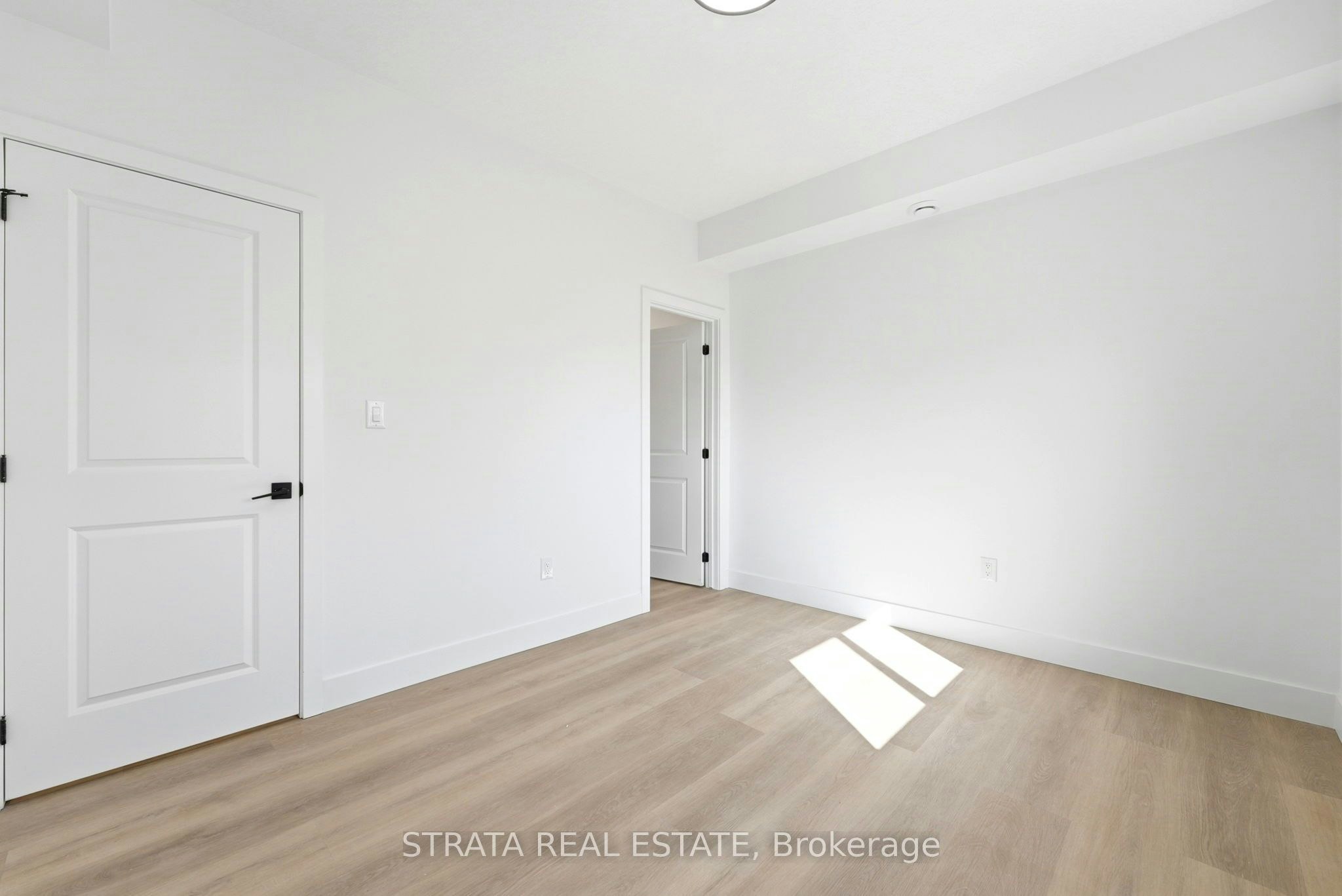 108 Briscoe Street E, London, ON, N6C 1X2 - 12