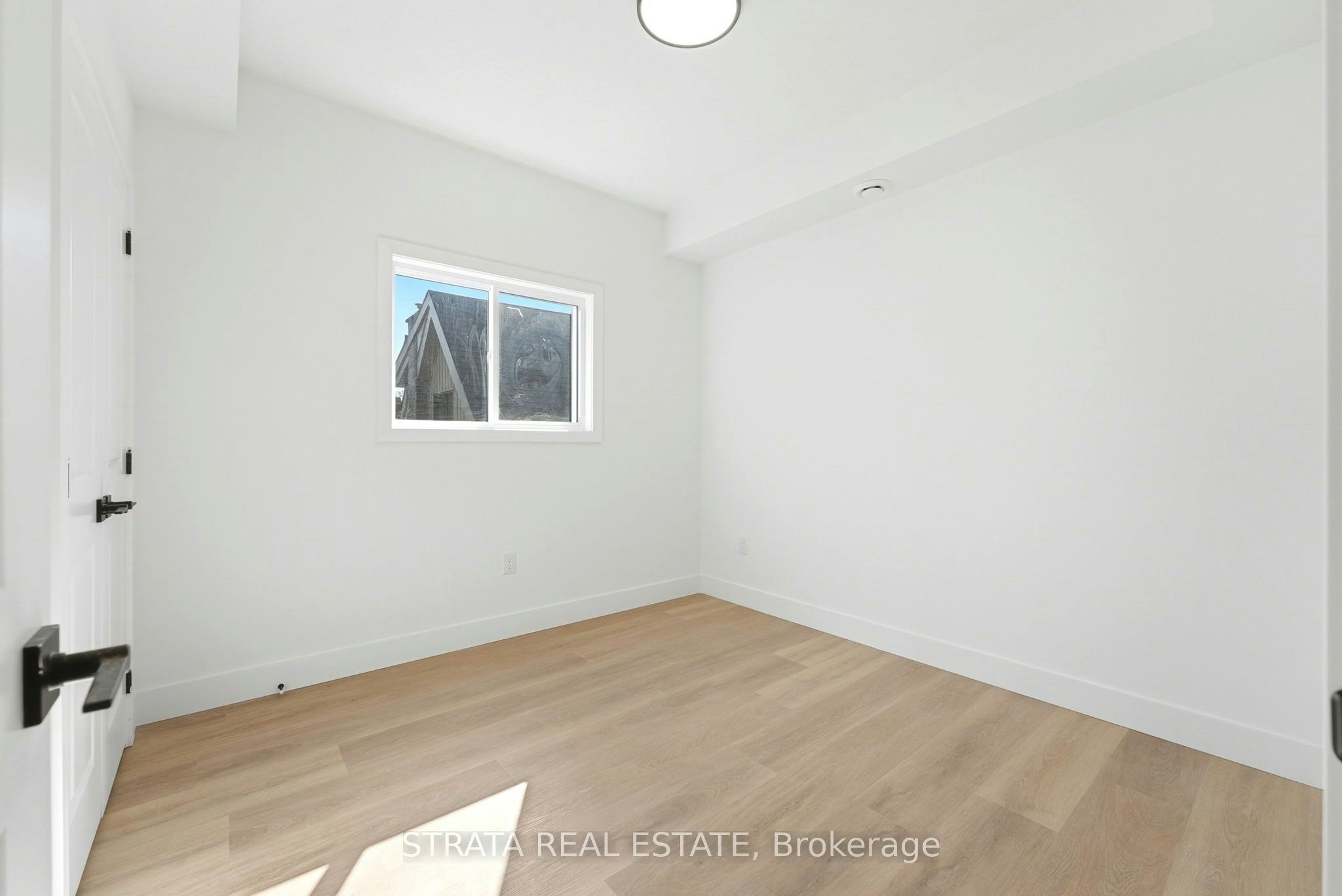 108 Briscoe Street E, London, ON, N6C 1X2 - 13