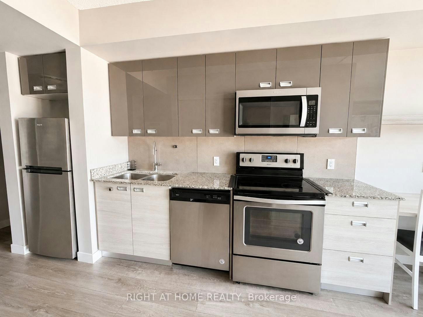 713-250 Albert Street, Waterloo, ON, N2L 0H5 - 7