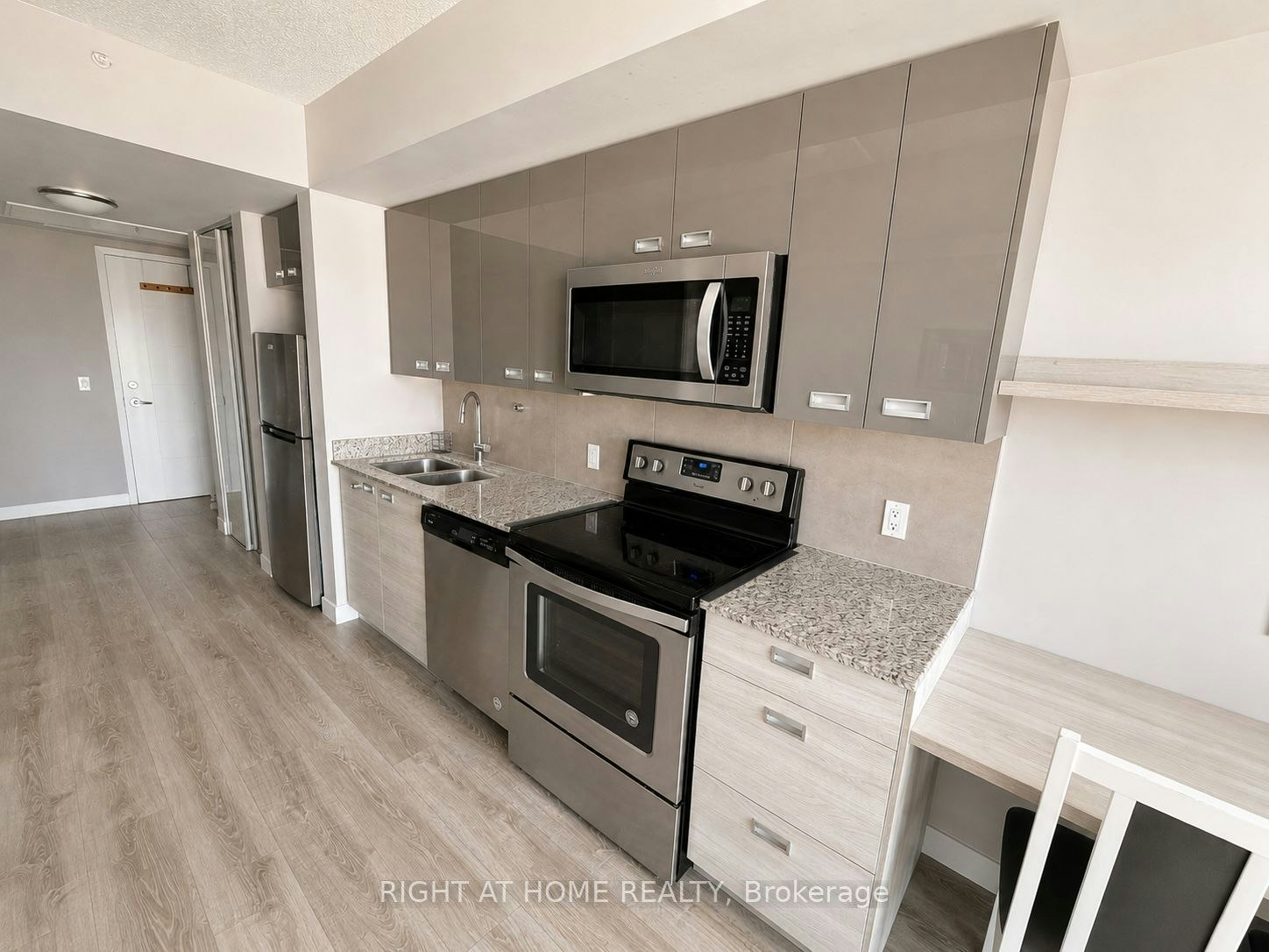 713-250 Albert Street, Waterloo, ON, N2L 0H5 - 6