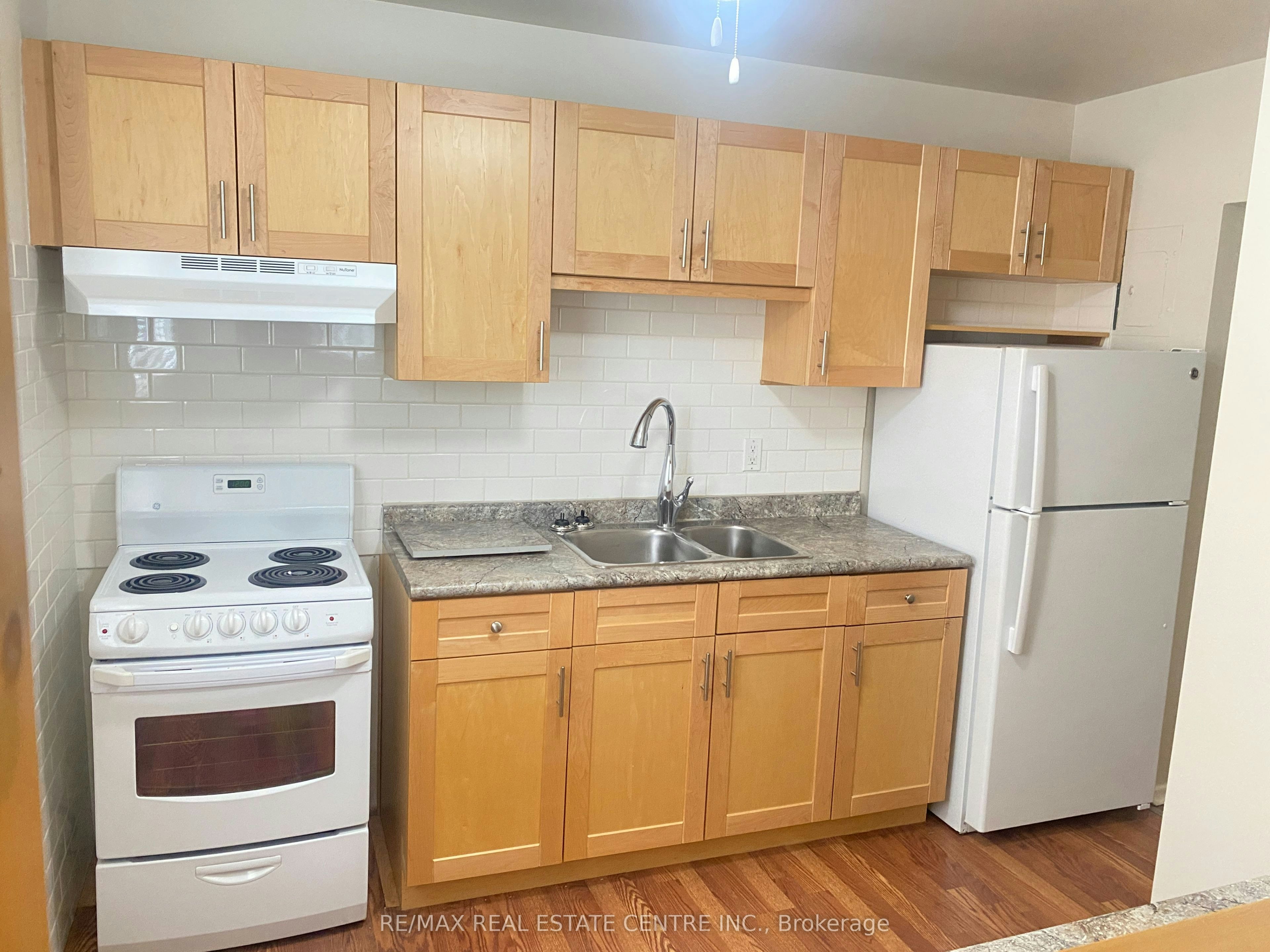 3-11 Southdale Avenue, Kitchener, ON, N2M 3V4 - 4