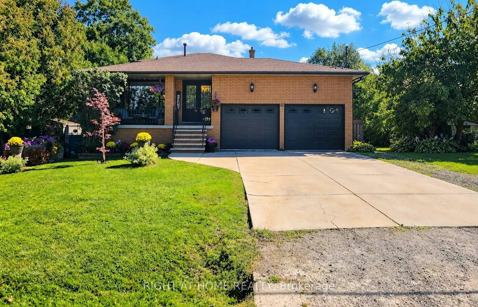 8 Hunter Road, Grimsby, ON, L3M 4A4