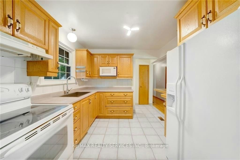 MAIN-68 Rymal Road E, Hamilton, ON, L9B 1C1 - 10