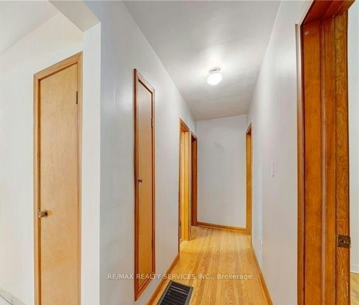 MAIN-68 Rymal Road E, Hamilton, ON, L9B 1C1 - 14