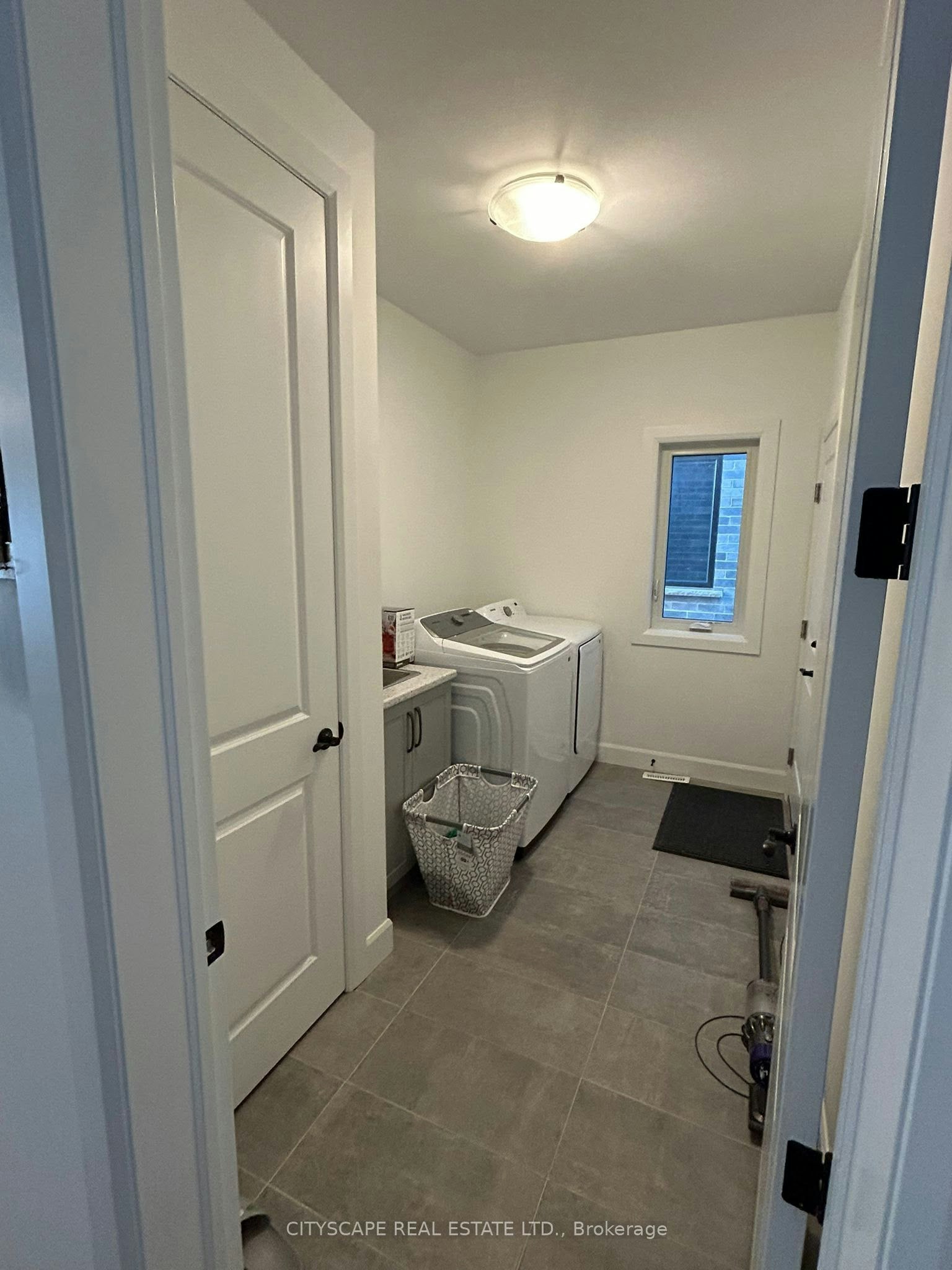 3821 Ayrshire Avenue, London, ON, N6B 1W3 - 14