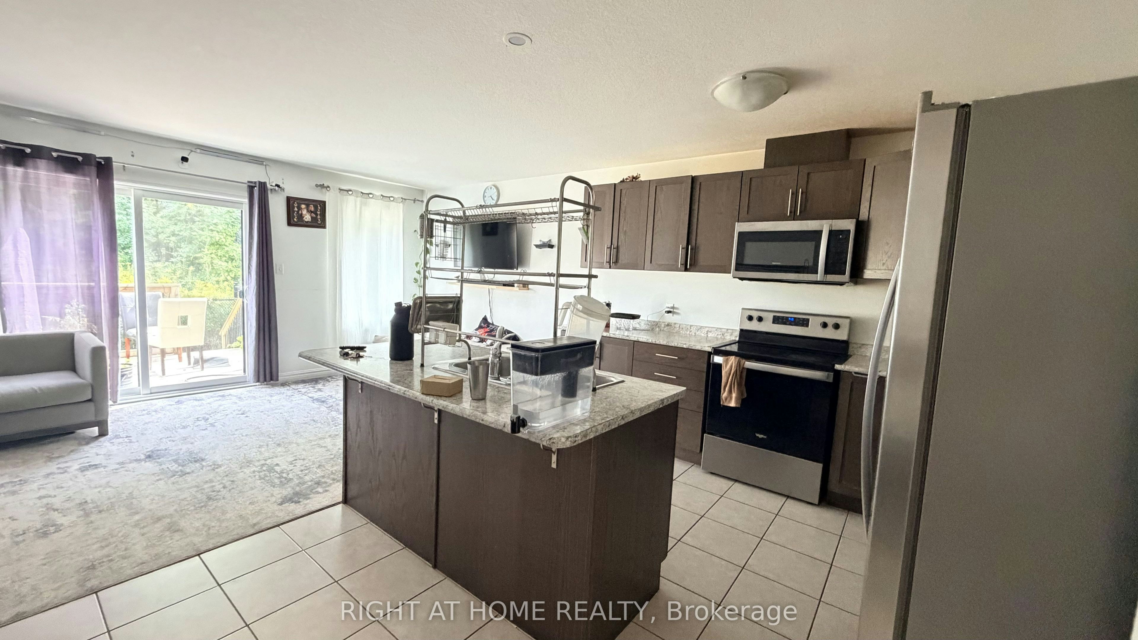 71 Woodedge Circle, Kitchener, ON, N3P 0R8 - 2