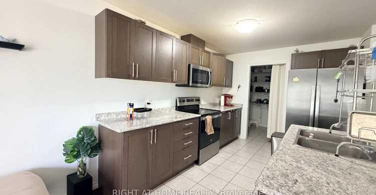71 Woodedge Circle, Kitchener, ON, N3P 0R8 - 5