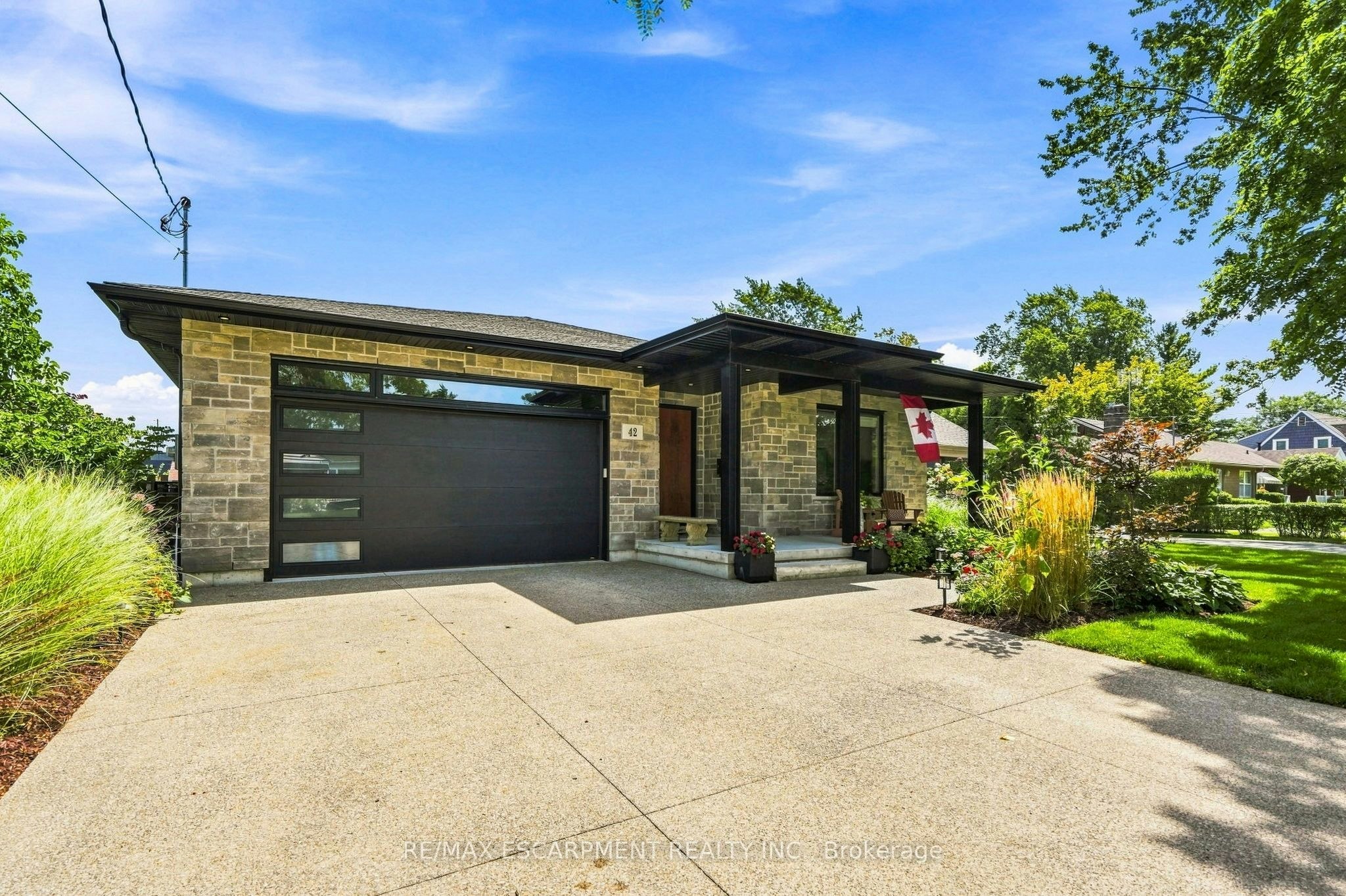 42 Carlton Avenue, Welland, ON, L3C 1P9 - 2