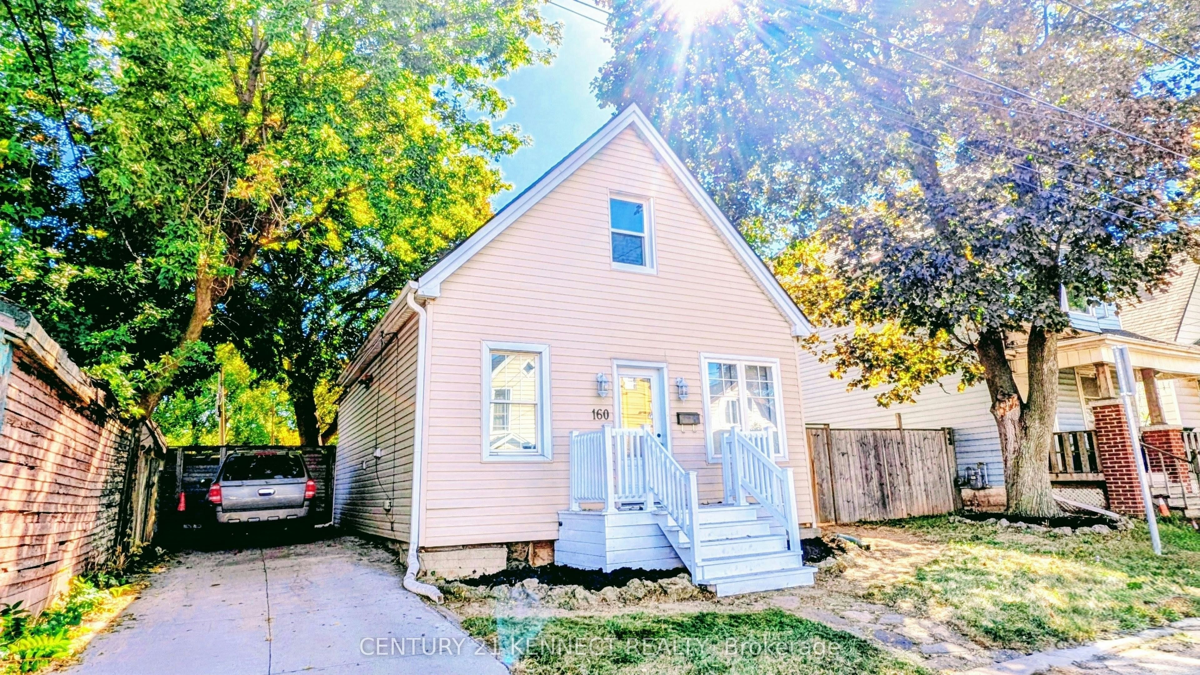 160 Glendale Avenue N, Hamilton, ON, L8L 7J8