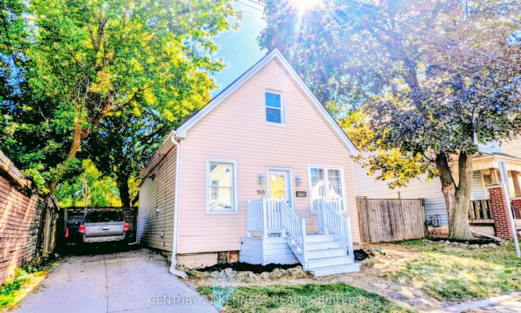 160 Glendale Avenue N