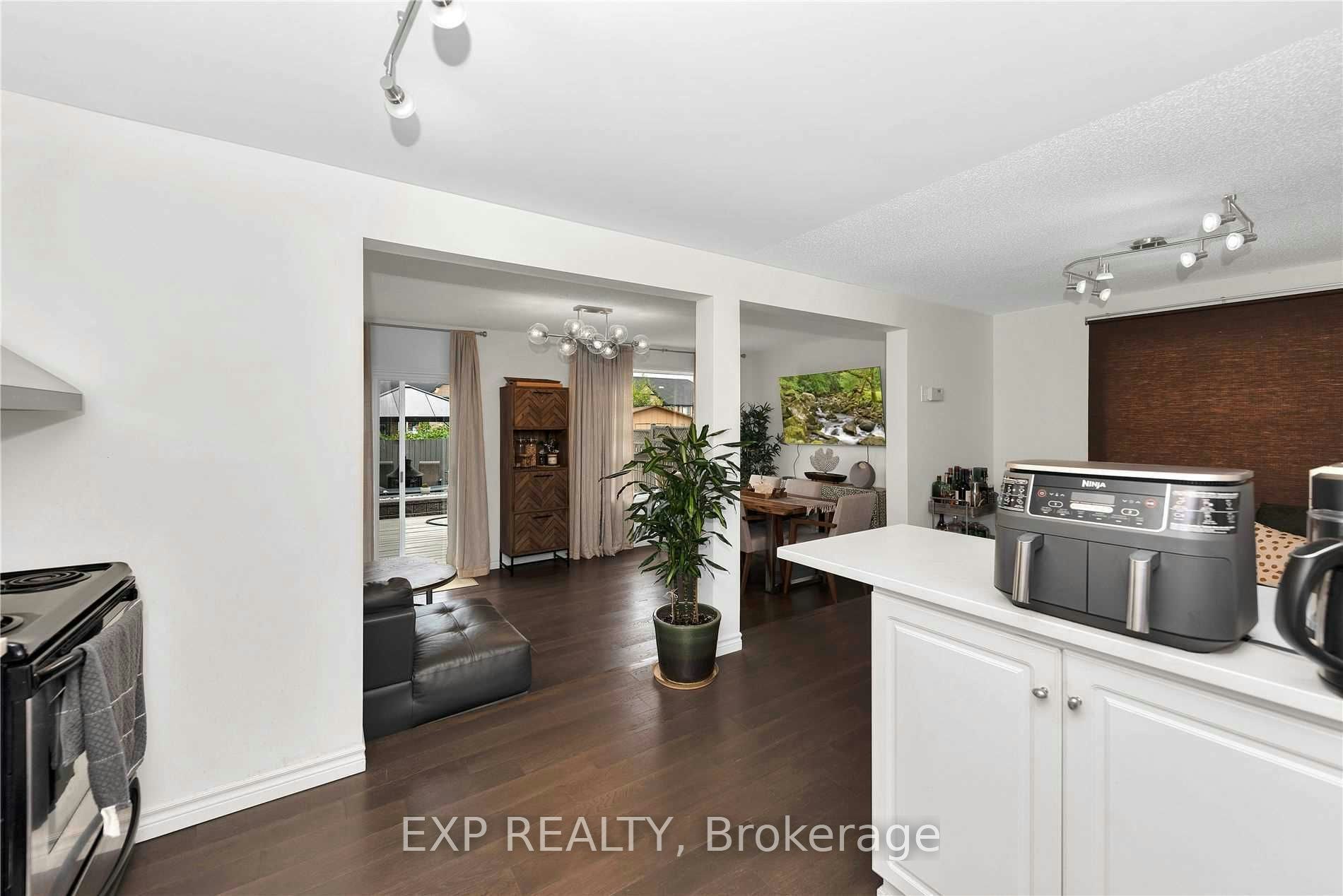 166 Kovac Road, Cambridge, ON, N1R 7V8 - 5