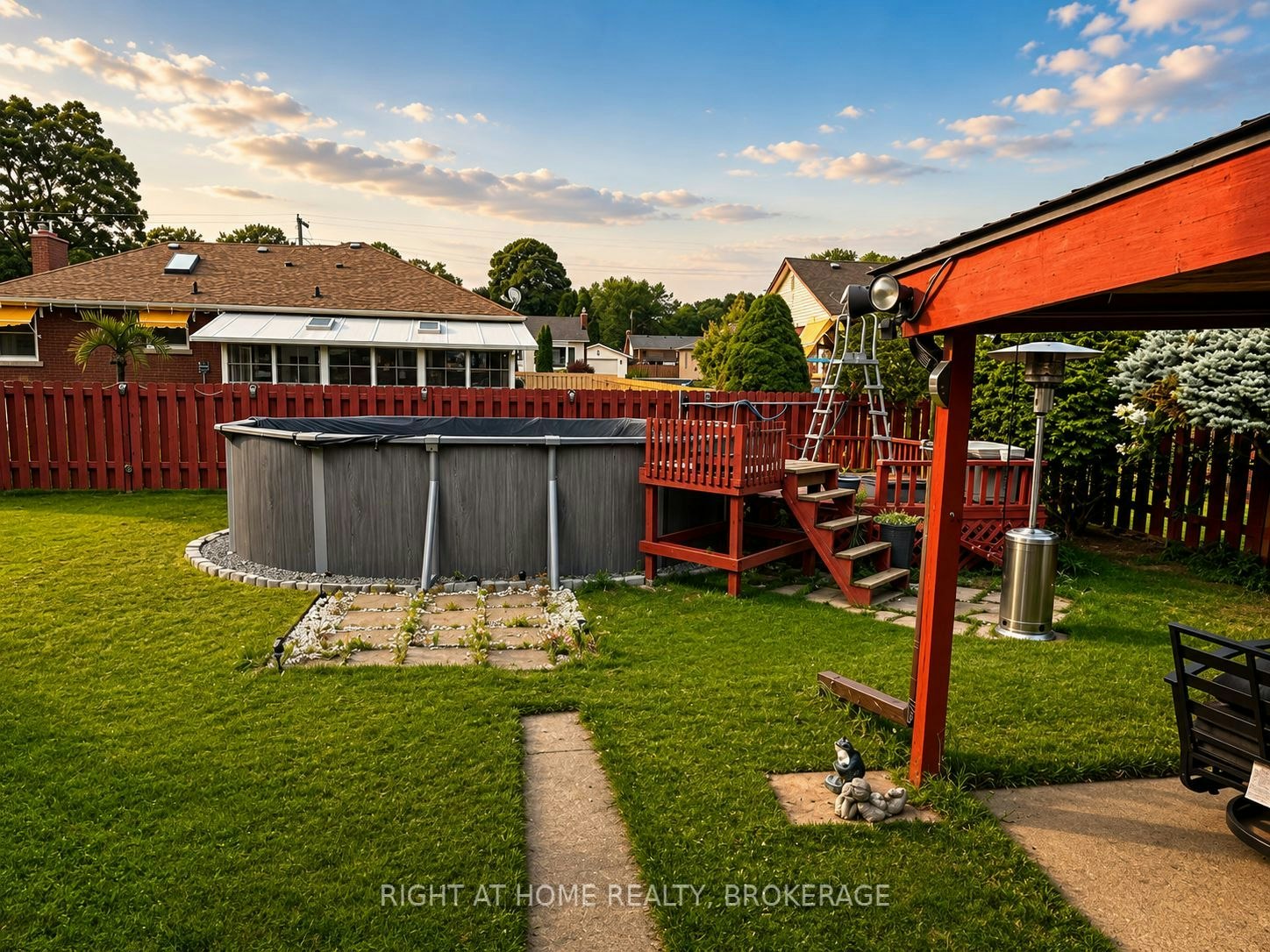 Main-19 White Street, St. Catharines, ON, L2N 1Z3 - 19
