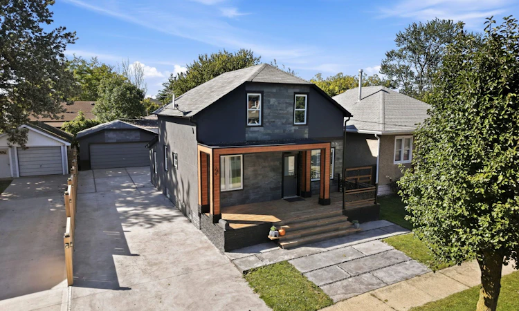 249 Wallace Avenue S