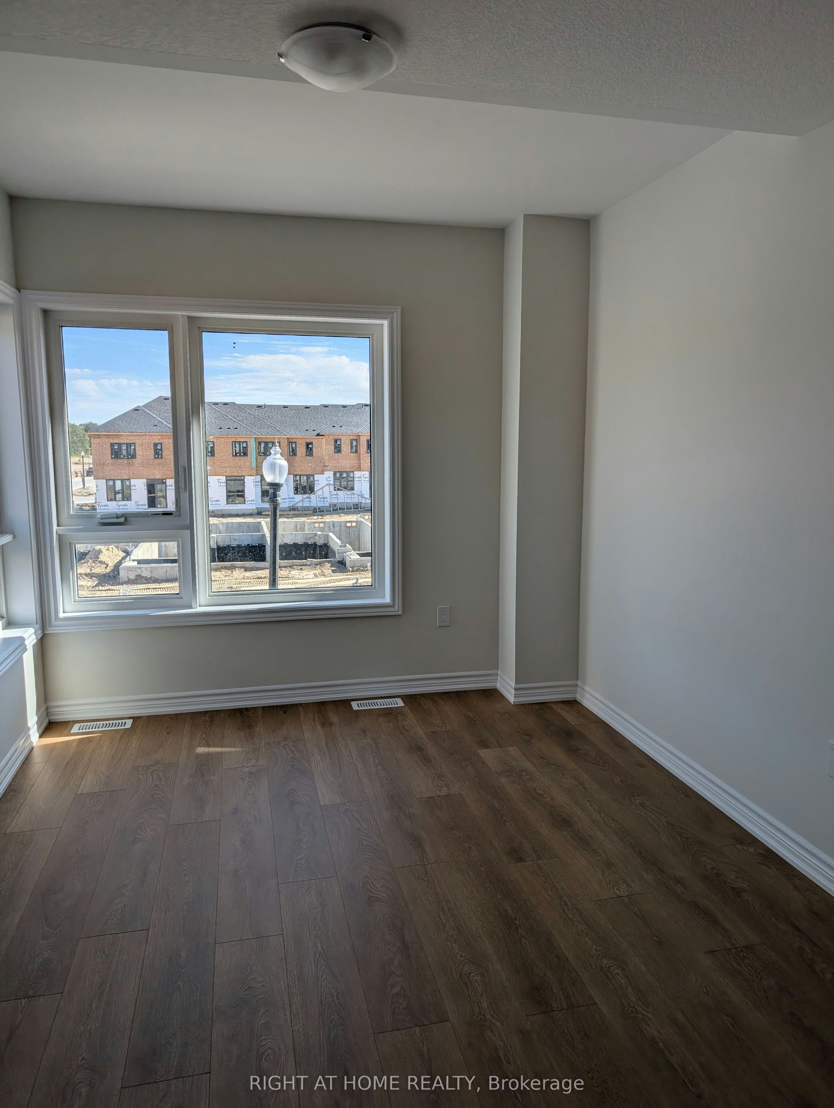 1052 Periwinkle Crescent, Woodstock, ON, N4S 7W2 - 10