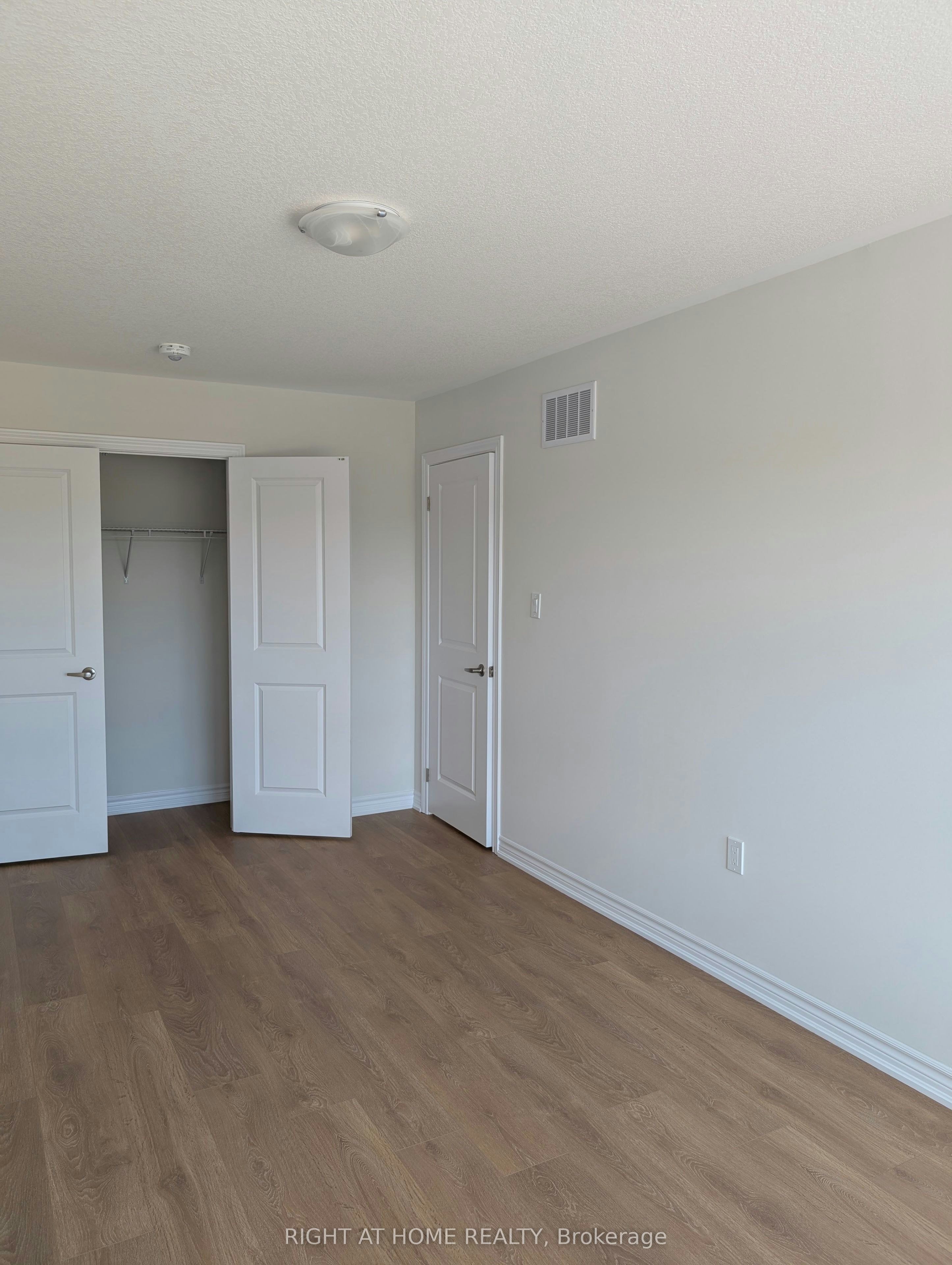 1052 Periwinkle Crescent, Woodstock, ON, N4S 7W2 - 15