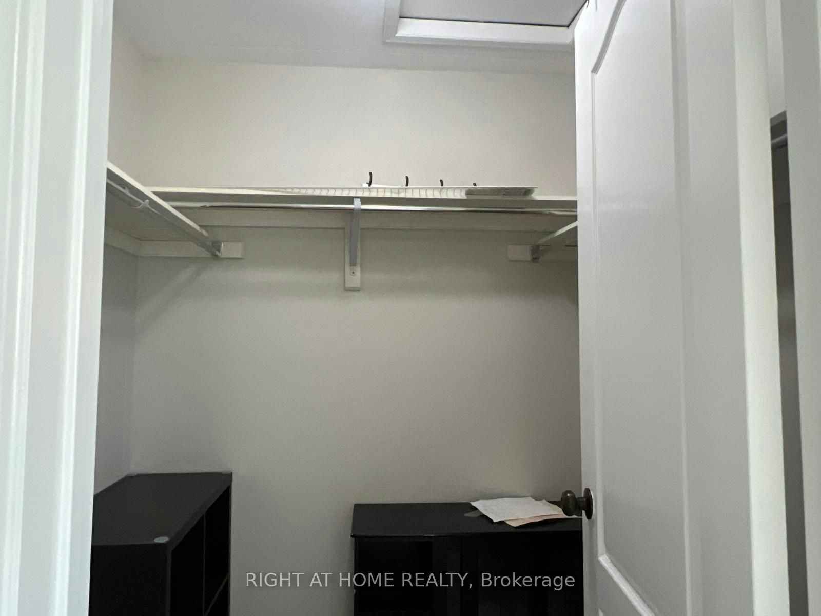 39 Golden Iris Crescent, Hamilton, ON, L8B 0R6 - 39