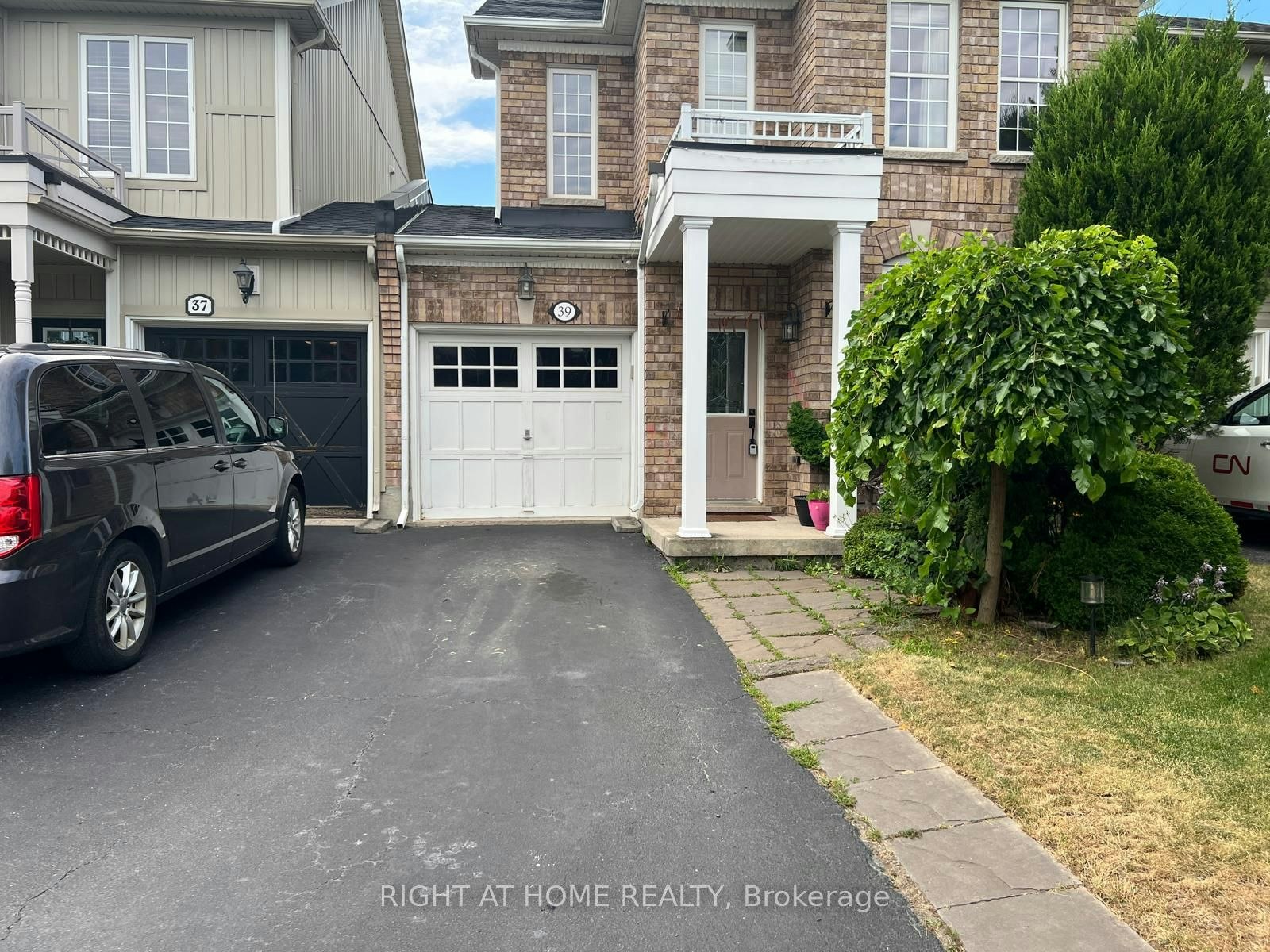 39 Golden Iris Crescent, Hamilton, ON, L8B 0R6 4