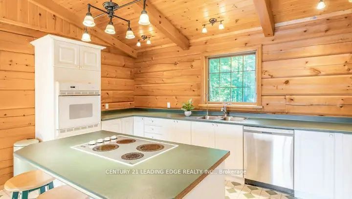 1095 Conservation Road, Gravenhurst, ON, P1P 1R3 - 9