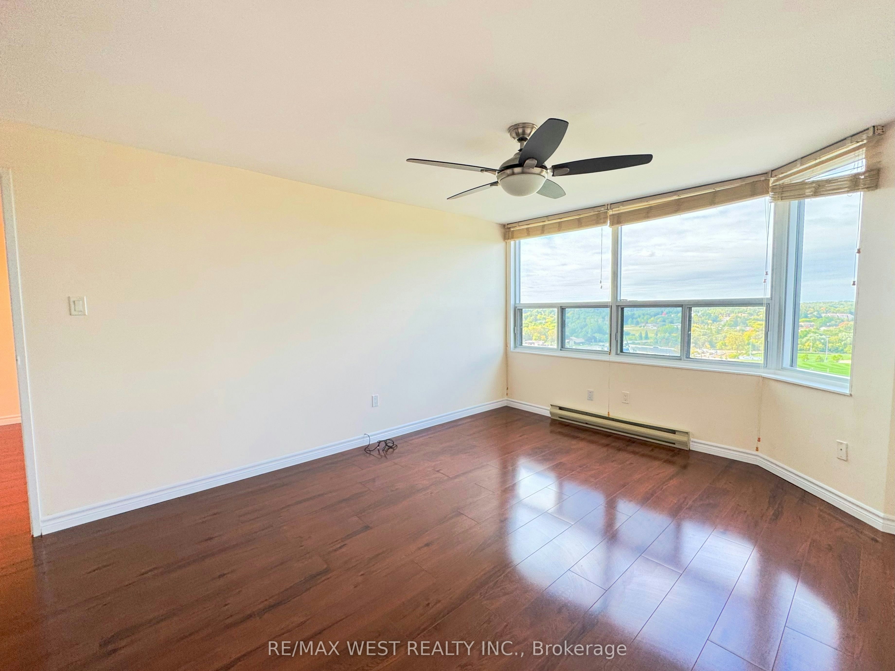 1506-55 Green Valley Drive, Kitchener, ON, N2P 1Z6 - 14