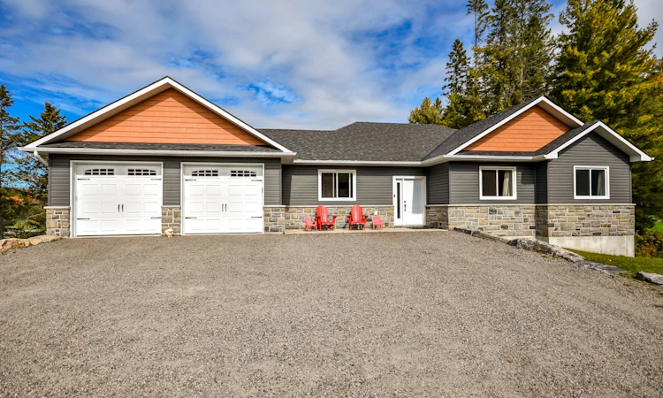 1289 Muskoka Road 117 Road