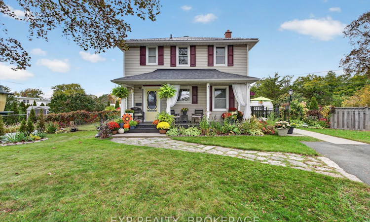 8 Ortona Crescent