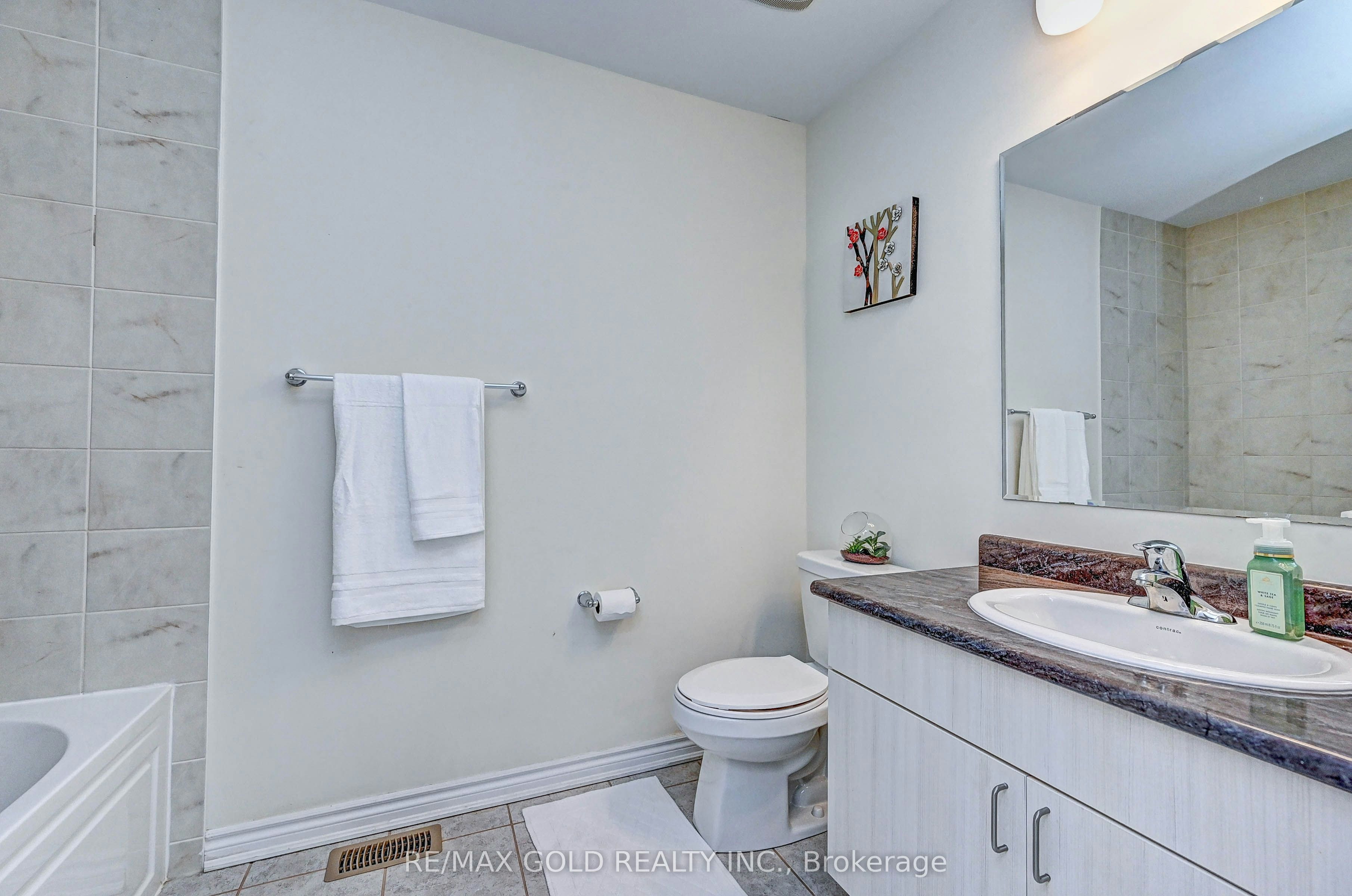 8 Dressage Trail, Cambridge, ON, N3E 0C3 - 35