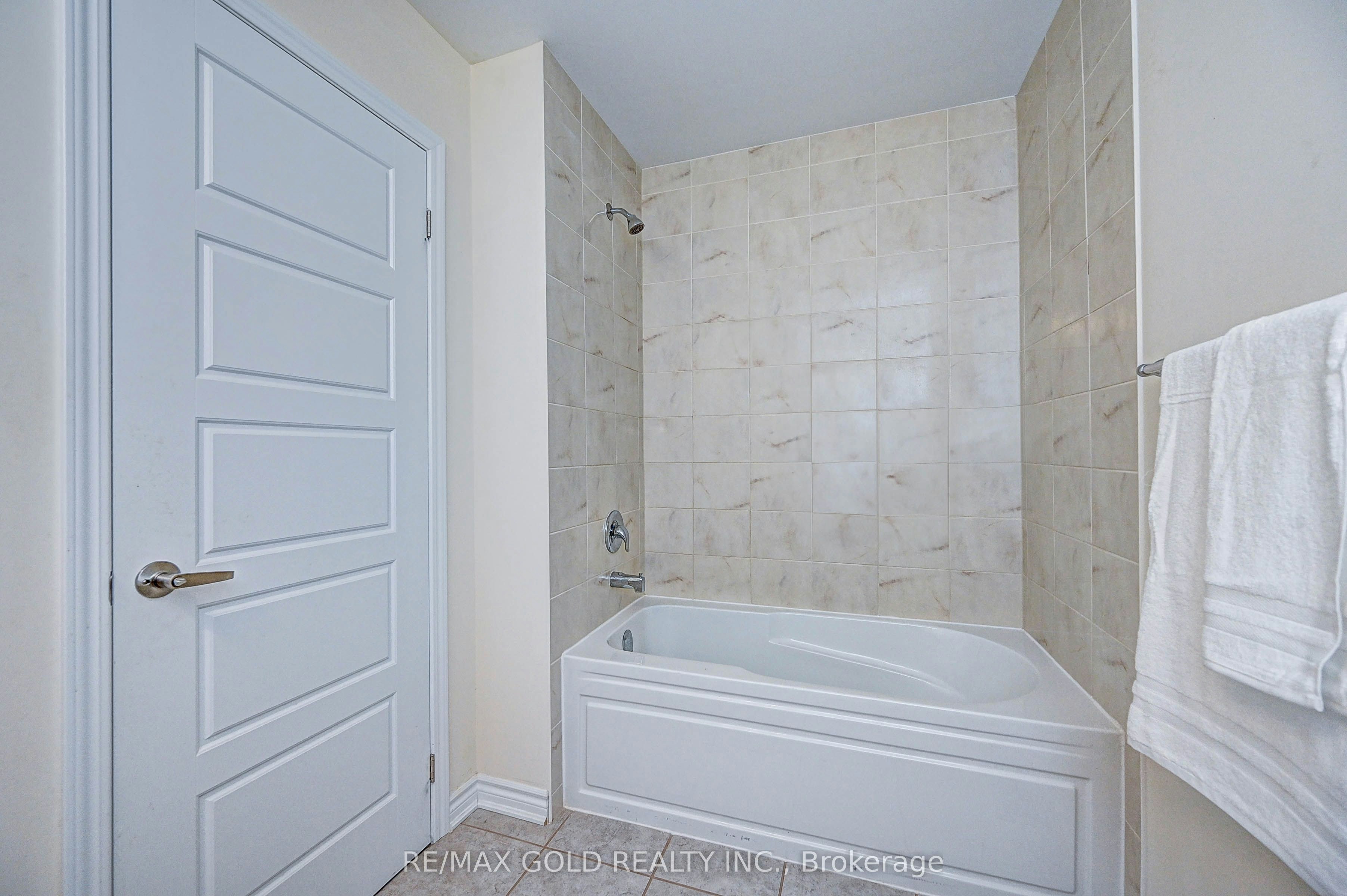 8 Dressage Trail, Cambridge, ON, N3E 0C3 - 36