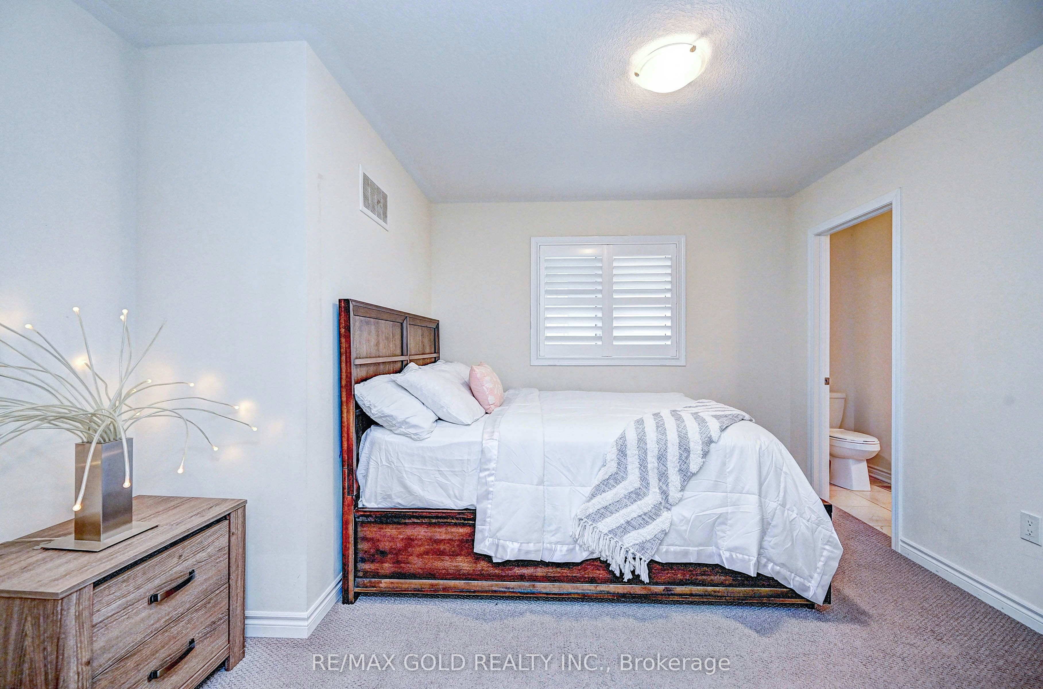 8 Dressage Trail, Cambridge, ON, N3E 0C3 - 43