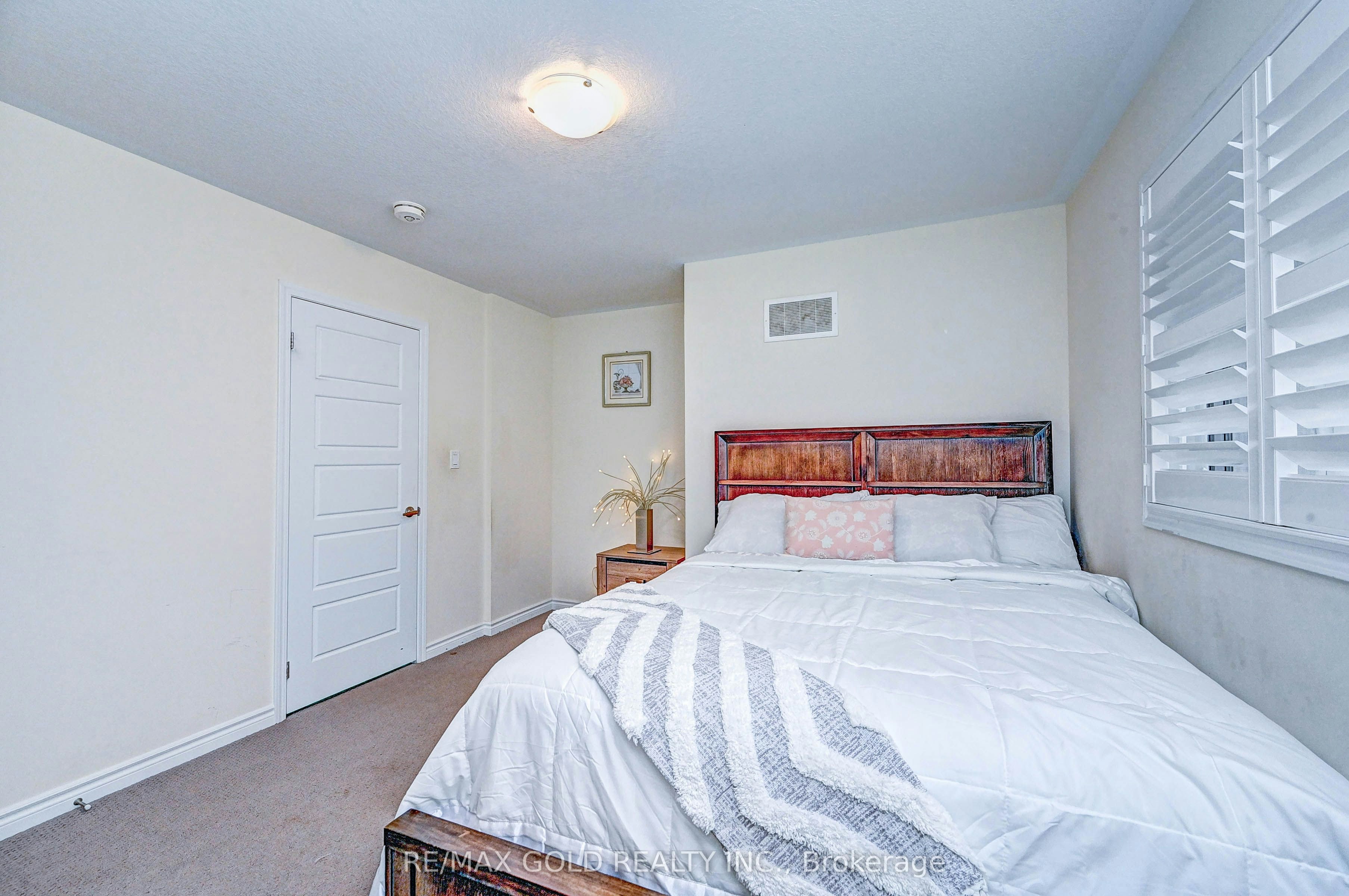 8 Dressage Trail, Cambridge, ON, N3E 0C3 - 44