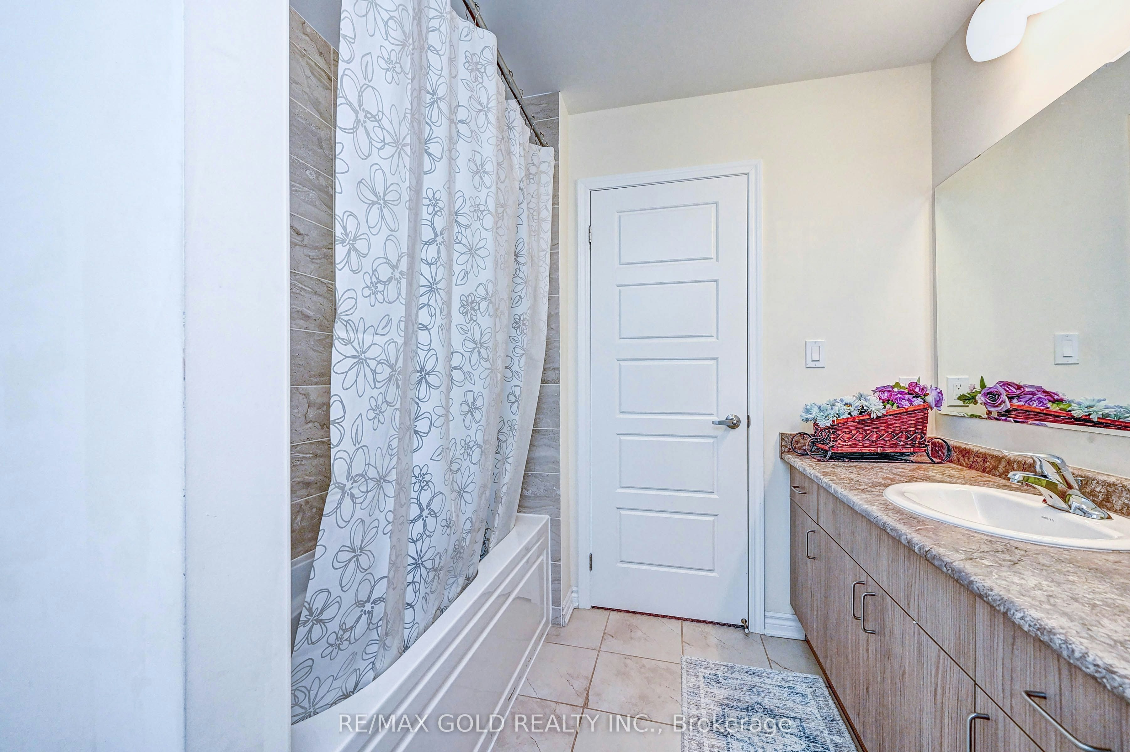 8 Dressage Trail, Cambridge, ON, N3E 0C3 - 37
