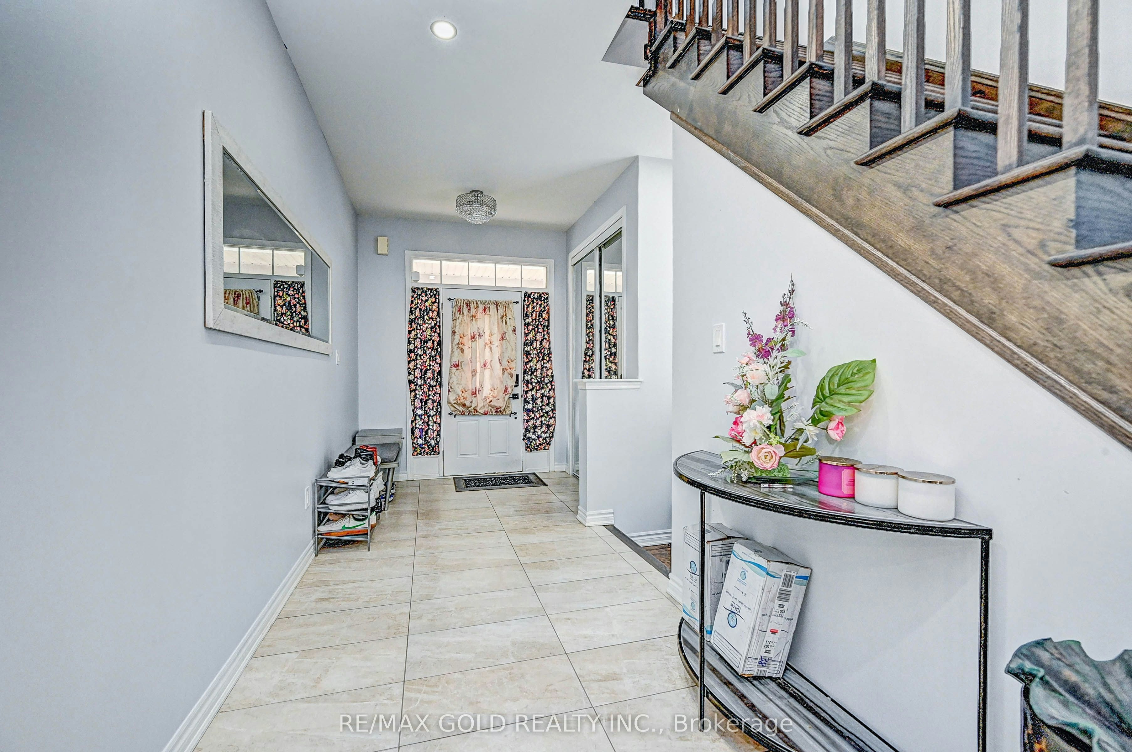 8 Dressage Trail, Cambridge, ON, N3E 0C3 - 4