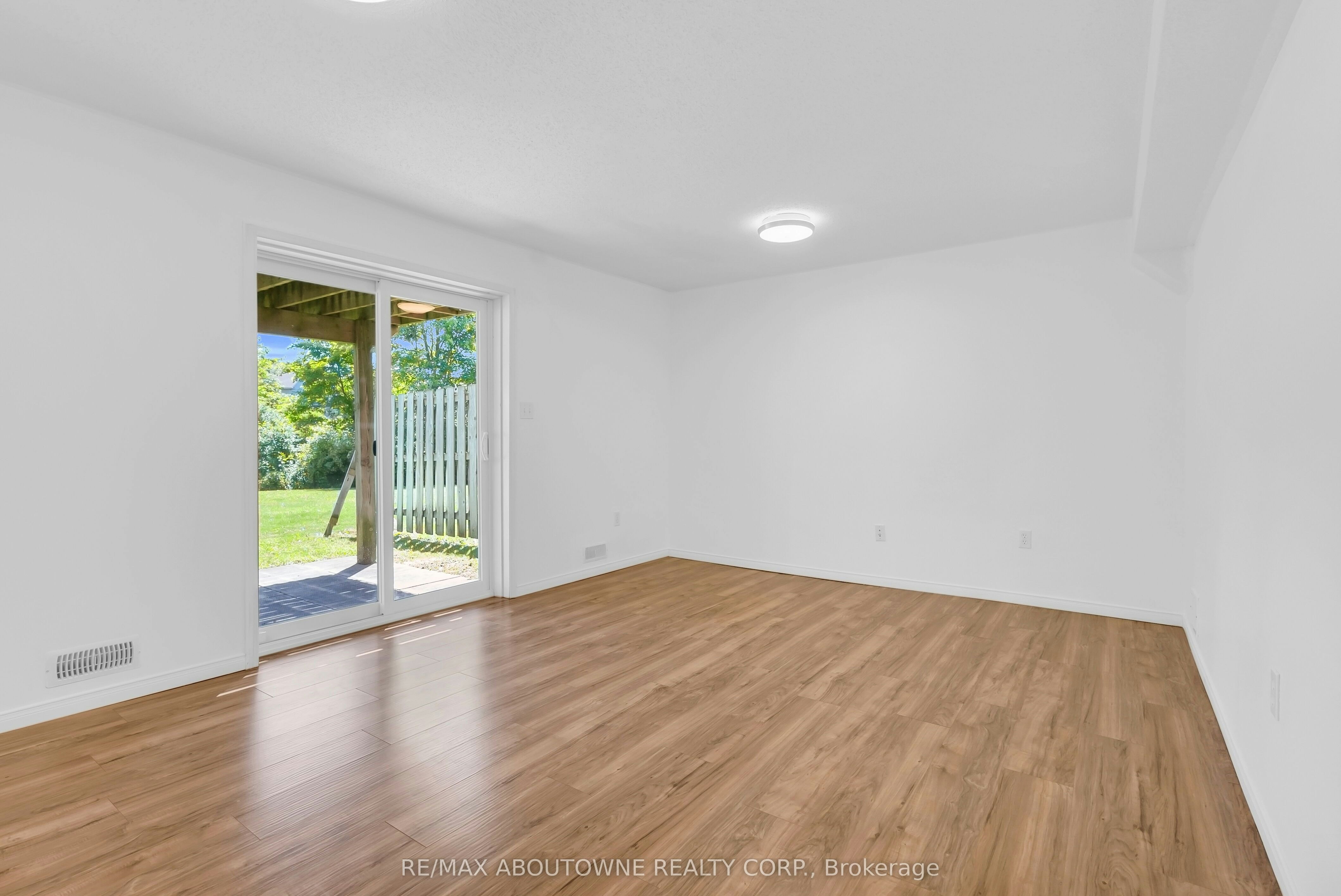 15-151 Clairfields Drive E, Guelph, ON, N1L 1P5 - 22