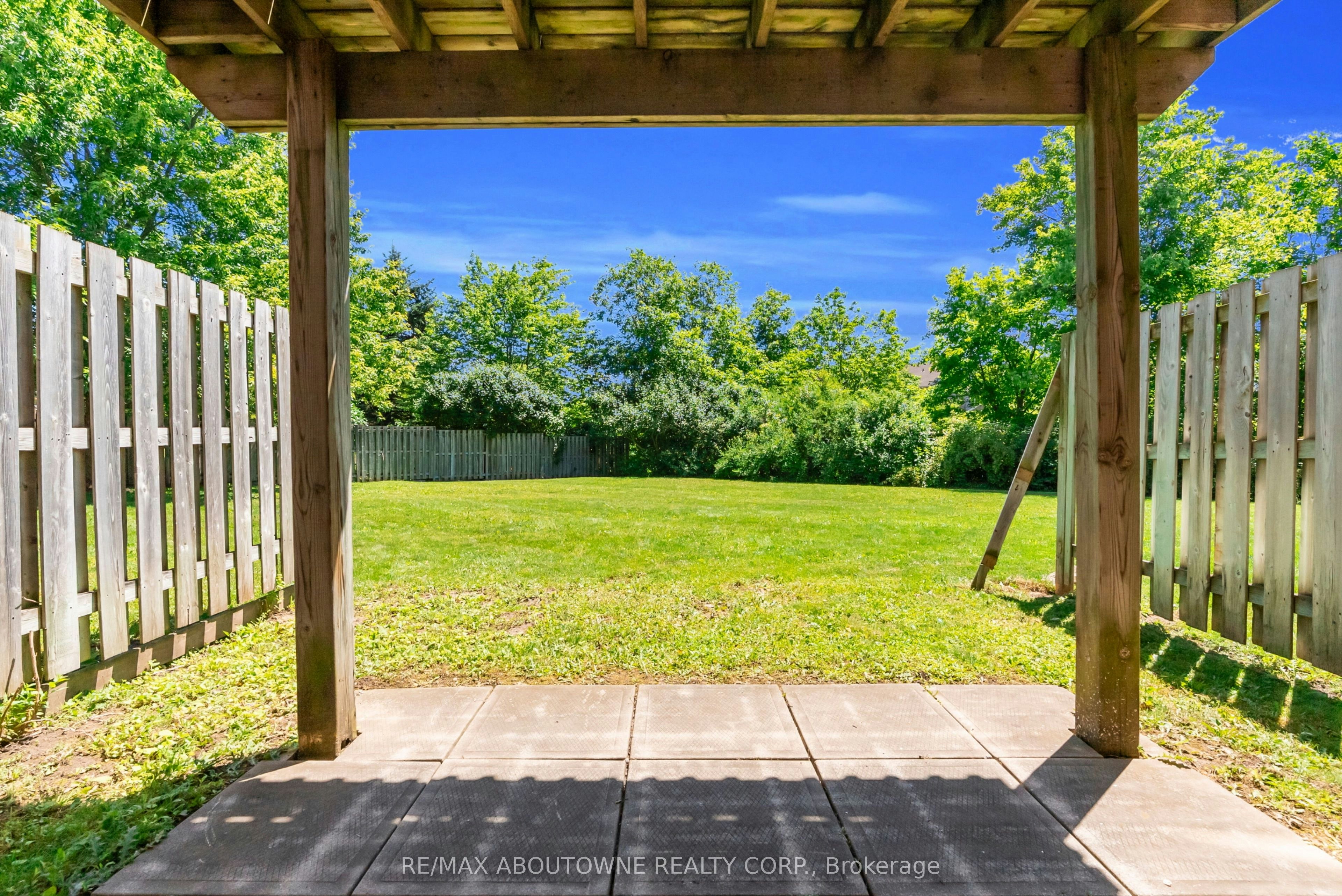 15-151 Clairfields Drive E, Guelph, ON, N1L 1P5 - 25