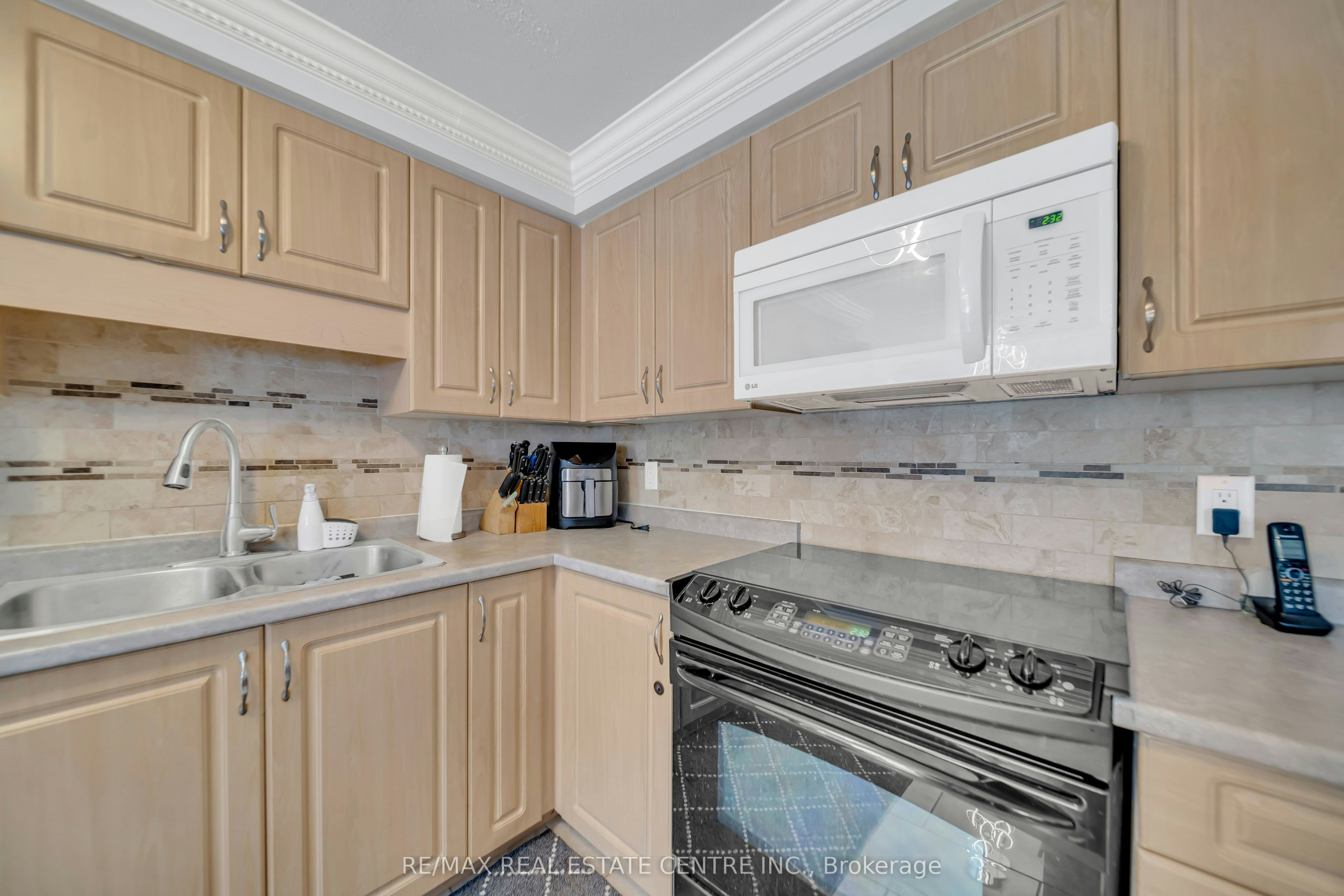 255 Prosperity Drive, Kitchener, ON, N2E 4B1 - 13